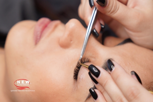 Lash extension